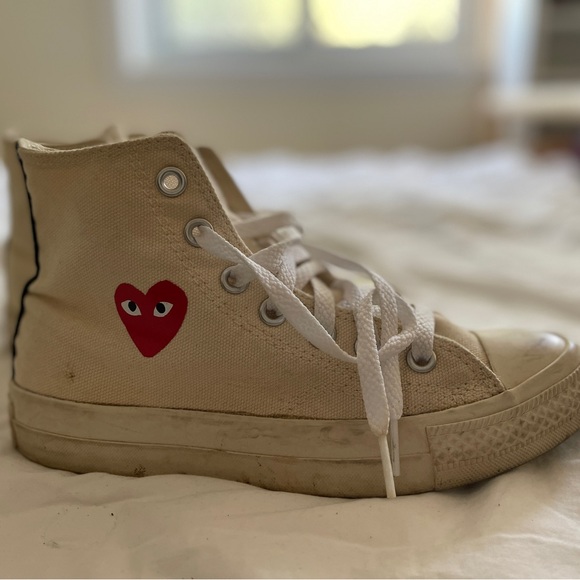 Comme des Garcons PLAY Shoes - Comme des Garcons CDG PLAY Converse Chuck Taylor Hi OG Small Heart SZ 6 Women’s